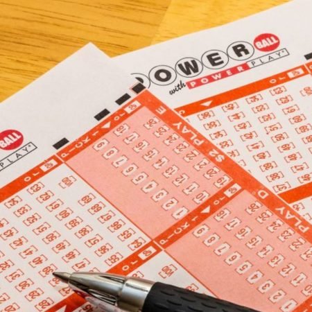 Игрок лотереи Калифорнии выиграл джекпот Powerball размером почти 700 миллионов долларов